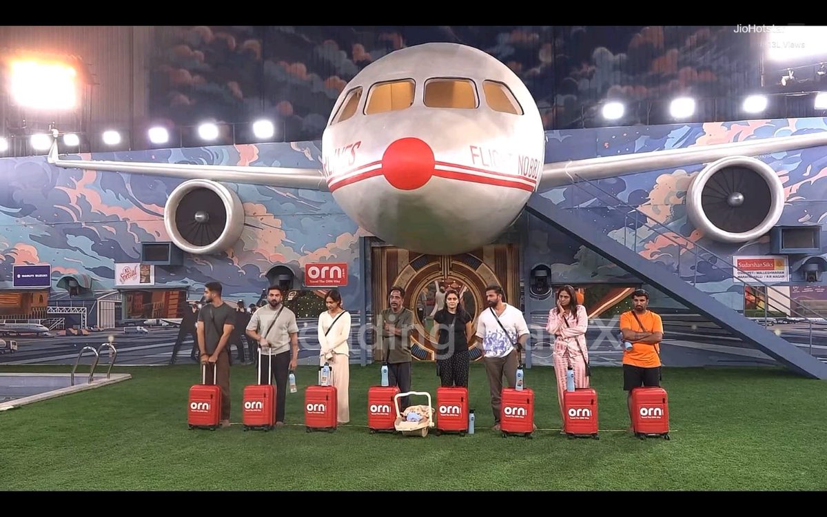 TrendingStarsX's tweet photo. 🚨 THEY’RE OFF TO THE BIGG BOSS HOUSE! 🏠🔥 #BBK13

✈️ The journey from the flight to the Bigg Boss house begins now!

BBK13 is officially underway! 🔥

#BBK13 #BiggBossKannada13 #TrendingStarsX 

Trending StarsX | BiggBoss 24/7 Live Updates https://t.co/l1HxCozWnD