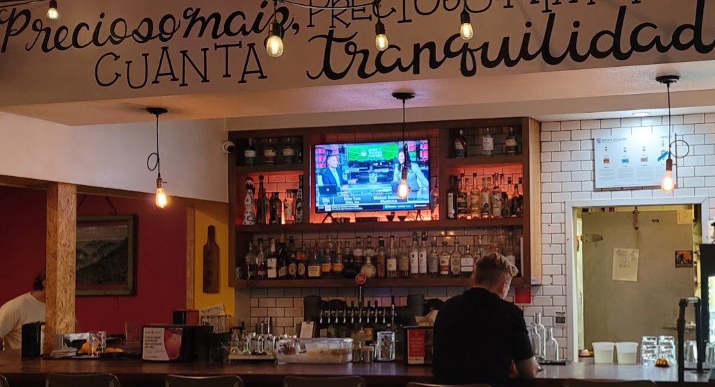 flavortownusa's tweet photo. @nixtaco in Roseville, CA wa on Diners, Drive-Ins and Dives in April 2026, and HuskerHodge https://t.co/FekrN2DEQl add some fresh photos for our trip planning https://t.co/hj3X8Voazz Been there? #dinersdriveinsdives #guyfieri #flavortown https://t.co/5eTtJDYsSq