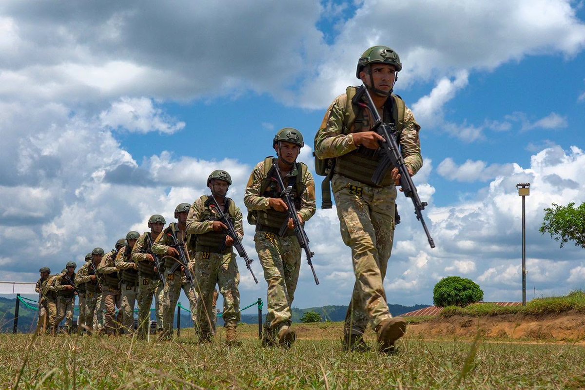 EjercitoPeru's tweet photo. #InfoEP | ¡TODO LISTO PARA VANGUARDIA SUR 2026!
El Ejército del Perú, a través del COTE, realizó la última verificación de los campos de instrucción donde se desarrollarán ejercicios de adiestramiento anfibio, supervivencia, procedimientos tácticos y pasaje de curso de agua. https://t.co/akD6C7kGau