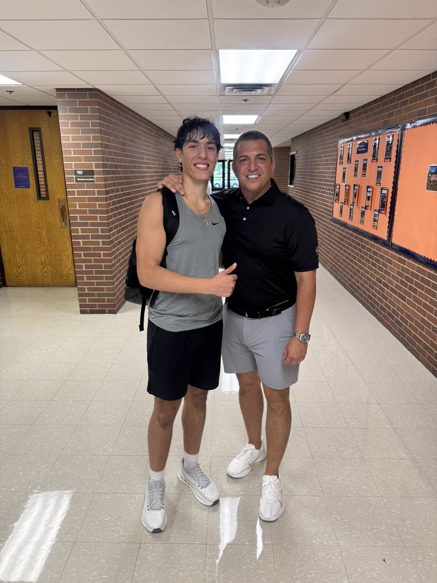 JimmyParrilli_3's tweet photo. Thank you to Coach Mitchell and Hope College for having me on an amazing visit
@coachmitch44 @HopeCollegeMBB @tj_tyrrell @Coach_Murph11 @CoachGHill @jgohlke34 @CoachNikoPanous @StanBoateng https://t.co/t8gt0YPmEV