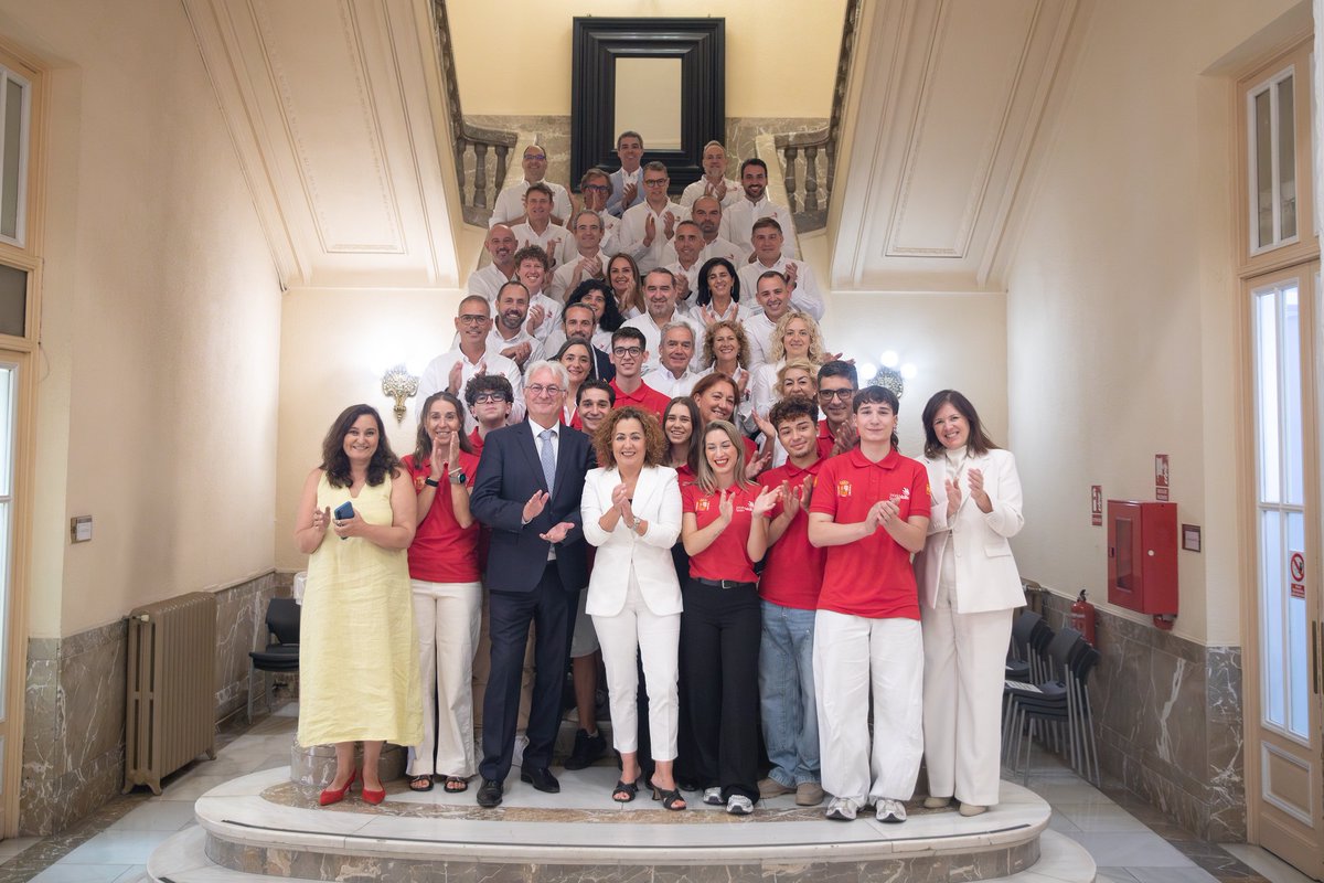 educaciongob's tweet photo. El Ministerio ha presentado hoy a la delegación oficial que competirá en las olimpiadas de #FP #WorldSkills de #Shanghai del 22 al 27 de septiembre.

También ha dado a conocer la nueva marca WordSkills Spain.

Más info 👉https://t.co/IXuXdWohnv https://t.co/eRpdSIu9aC
