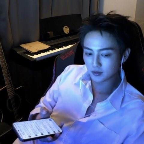 heartmeoaw's tweet photo. new fear unlocked ศิลปินส่องทวิต ตรายย5552525252 https://t.co/3J6qEltnfw