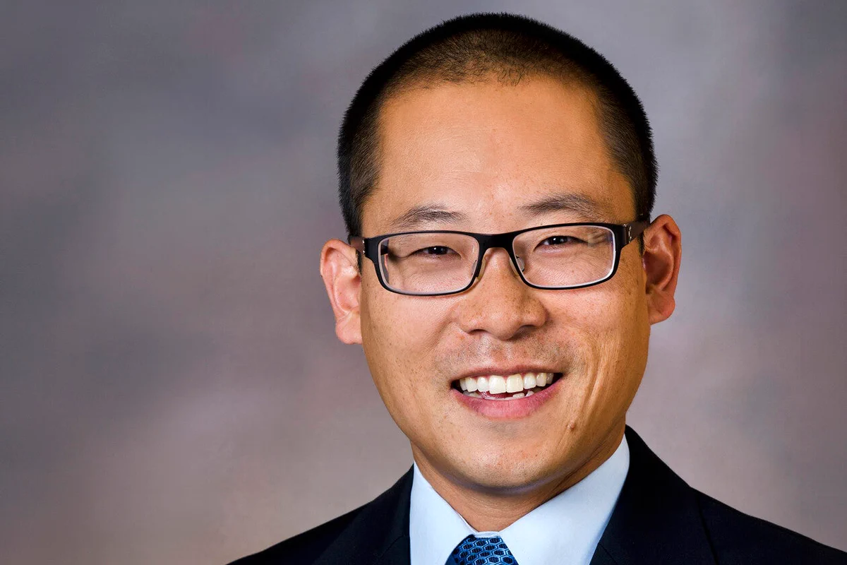 Portrait of Brad Yoo.