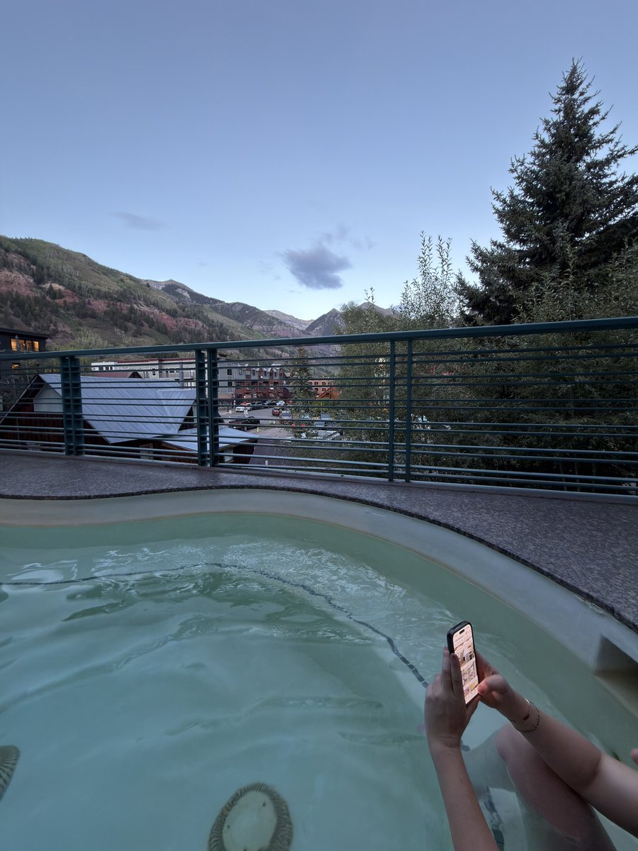 NanosauR's tweet photo. Telluride Film Fest has been sick. Bill gates said hi to me and I ate good food https://t.co/a1t0ND8jqD