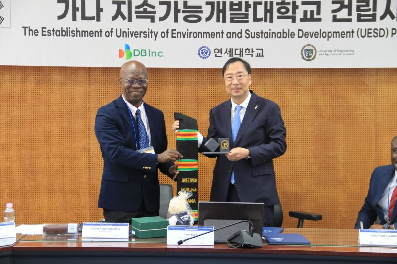 UEAS_Ghana's tweet photo. We have officially signed an MoU with South Korea’s prestigious Yonsei  University🇬🇭🇰🇷 for a strategic partnership focusing on joint programs, student and faculty exchanges, and collaborative research. Read more here https://t.co/iczOnaNLof . #UEAS #OpeningSoon  #YonseiUniversity https://t.co/ylIoQbGvqy