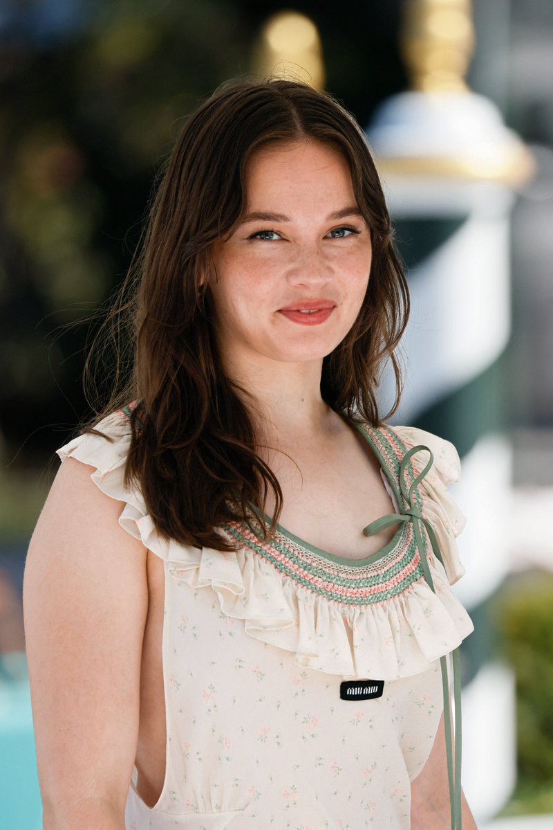 bunnyspaeny's tweet photo. cailee spaeny at the 83rd venice international film festival https://t.co/RSyTlPwzLs