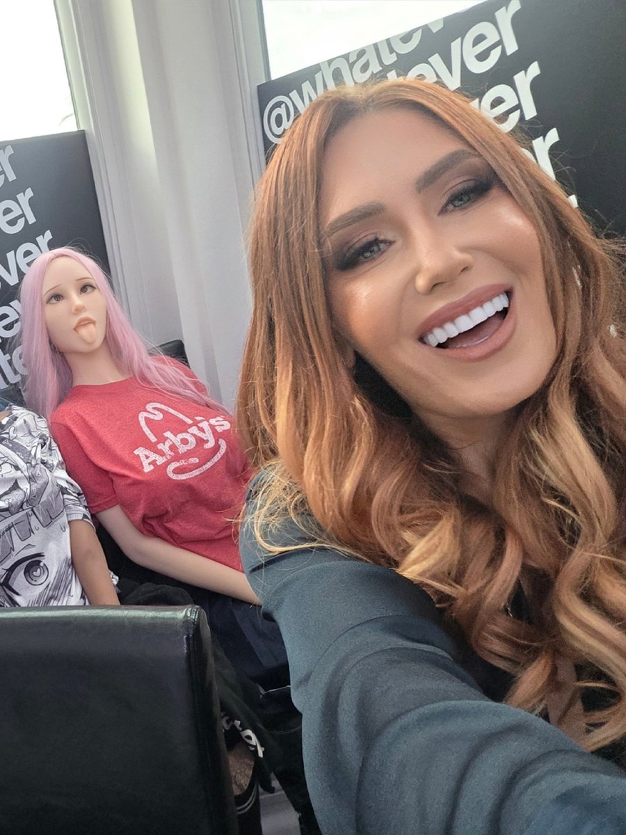 KianaStKlaire's tweet photo. In case you didn't watch live::
Here's  me + the ladies @tatumlovvve
+ @ElyseWint3r on the @whatever podcast

https://t.co/wvPxadtlJT https://t.co/y9Nst4LT00