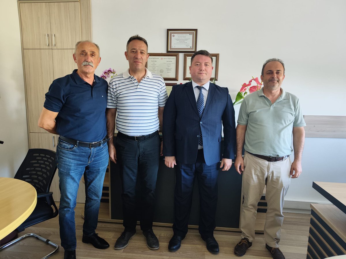 unipersen's tweet photo. ODTÜ Genel Sekreter Yardımcılığı görevine atanan Doç. Dr. Raci Bayer’i; Genel Başkan Vekilimiz Erdem Yalçın, Genel Başkan Yardımcımız Halil Kamil Tekin ve Ankara Şube Başkanımız Yüksel Aytaç makamında ziyaret ederek hayırlı olsun dileklerimizi ilettik.
Yeni görevinde kendisine başarılar diliyor, nazik ev sahipliği için teşekkür ediyoruz.Görevinin ODTÜ’ye ve çalışma arkadaşlarımıza hayırlı olmasını temenni ediyoruz.
@METU_ODTU @DocDrRaciBAYER