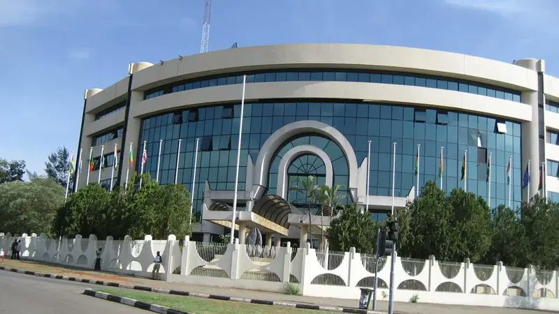 NigeriaStories's tweet photo. The Economic Community of West African States (ECOWAS) has urged member states to remain vigilant against the diversion of lawfully acquired weapons and ammunition for illicit purposes. https://t.co/j26YgyXPtl