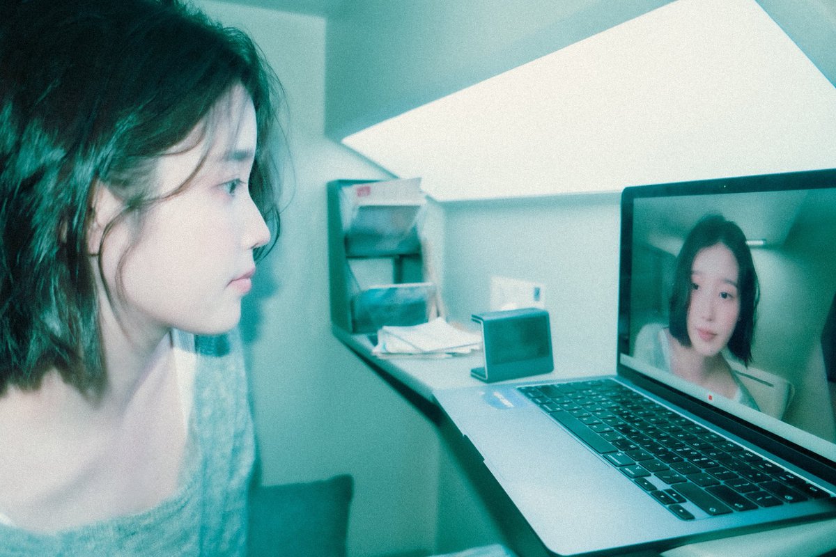 leejiweuns's tweet photo. OMFG short haired iu enthusiasts where you at!??!? WE SHOULD CELEBRATE 😭😭😭😭 https://t.co/p0JKIFpiHA