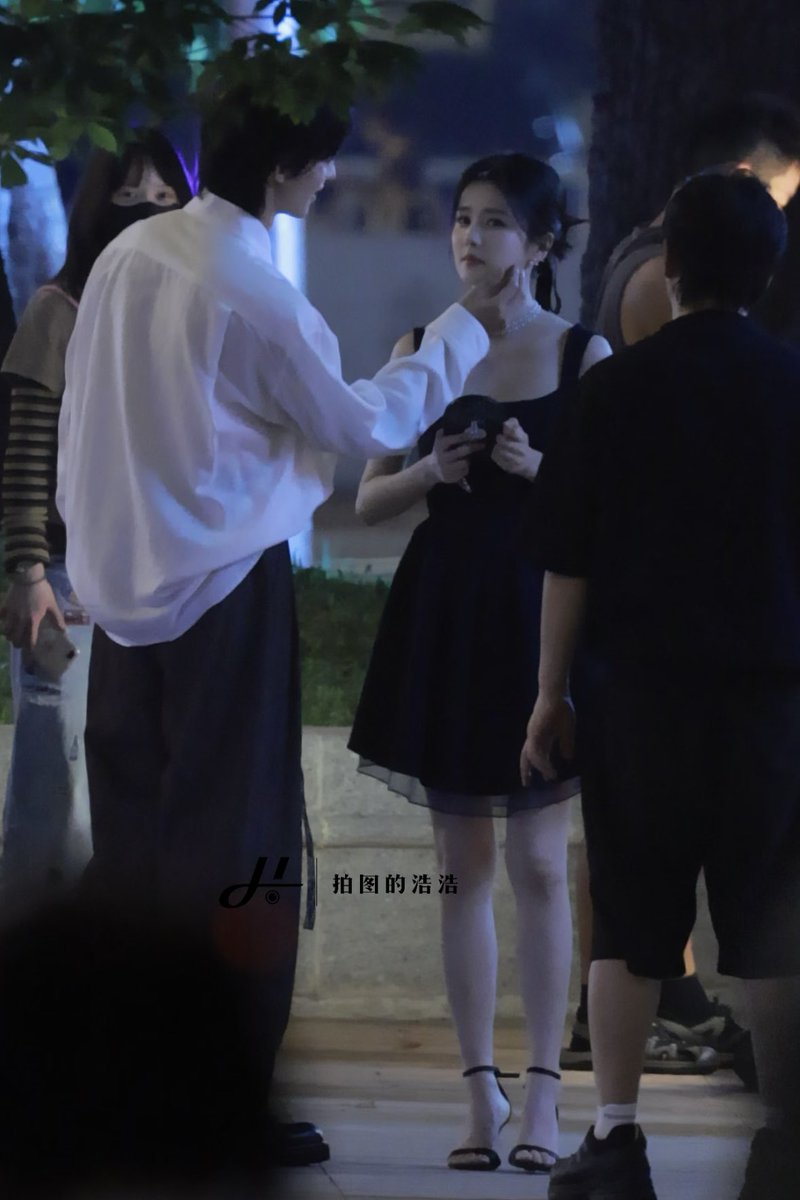 Lubybai's tweet photo. อะไร อะไร อะไร๊ เรานี่ยังไงครับจั๋ว!! แก้มยัยอวิ้นโดนเจิ้มแล้ว https://t.co/CcNoNcbBF9