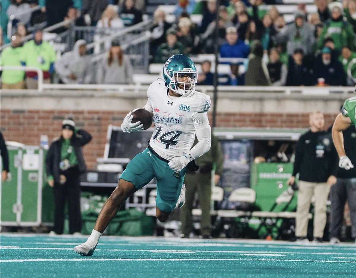 Samuel3Watkins's tweet photo. #AGTG after a great conversation with @CoachCParrott I’m blessed to receive and offer from Coastal Carolina!! @clarencemcdoug1 @BrettSShufelt @CoachWrightPerk @JUCOFFrenzy @JuCoFootballACE @MSJUCOREPORT https://t.co/u4wGFRv3Ed