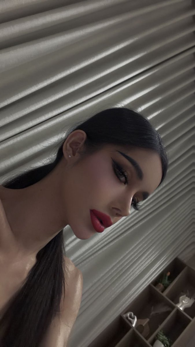 KrystinaRexf's tweet photo. #ladyboy_riyadh 
#ladyboy_saudi 
#ladyboy_both_in_Riyadh https://t.co/0r12adjCSK
