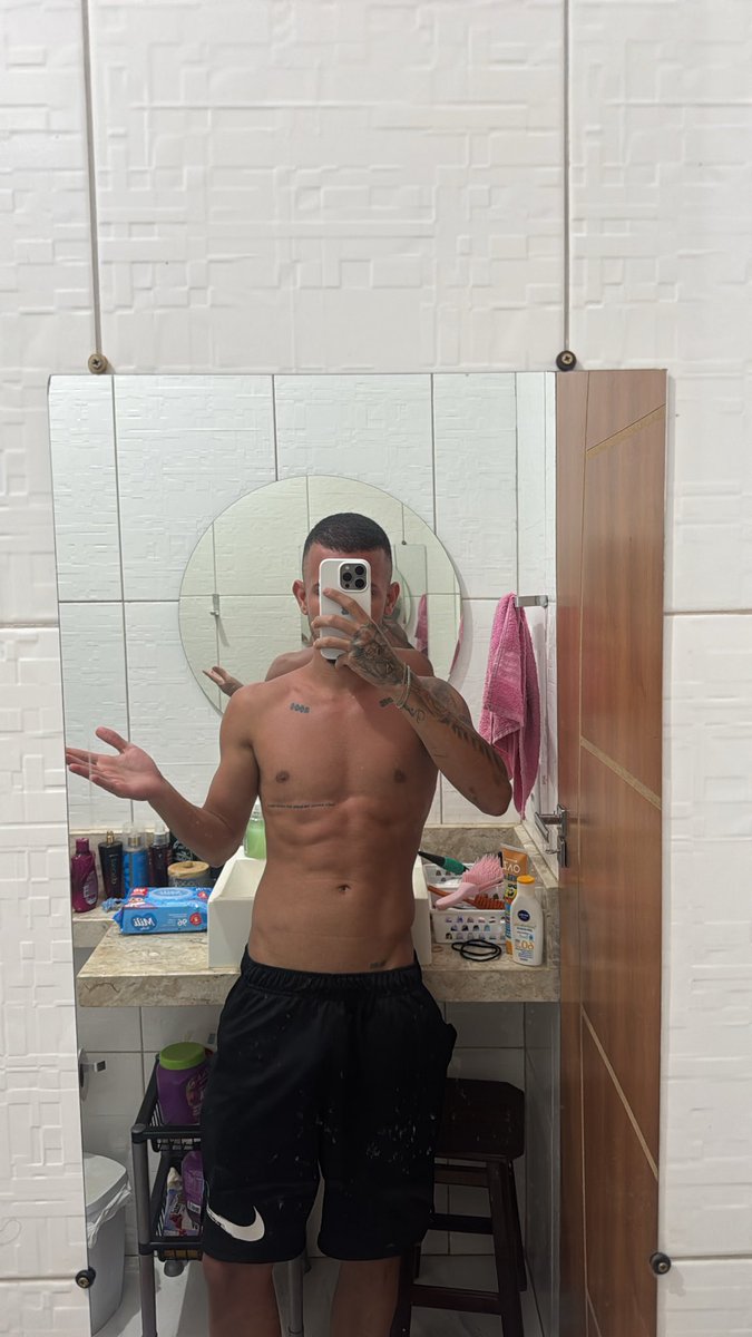 _oliveiroi7's tweet photo. Acho que alguém pegou um bronze.. kk
#bahia https://t.co/PoLW0IZwcK