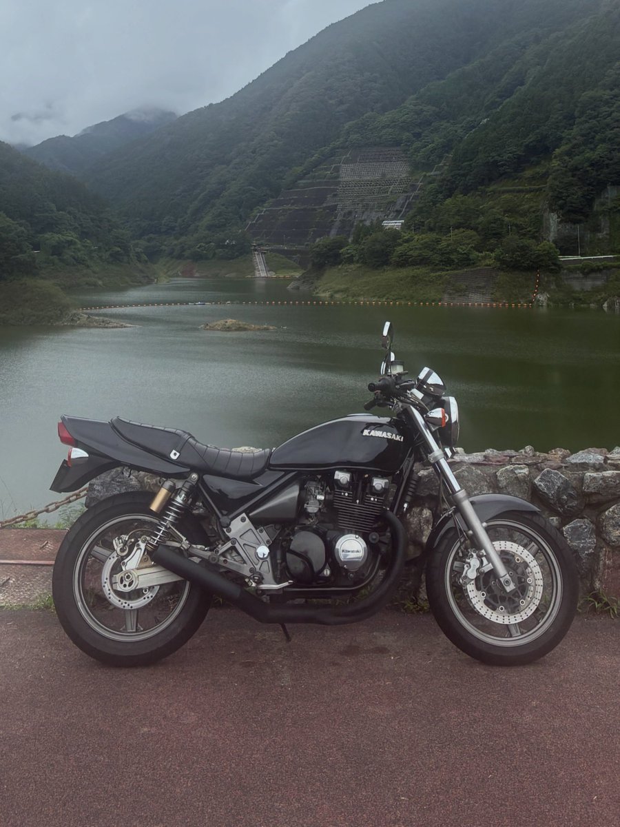 KAWASAkibiku250's tweet photo. 有馬ダム　#ゼファーχ https://t.co/P32tH1KZfX