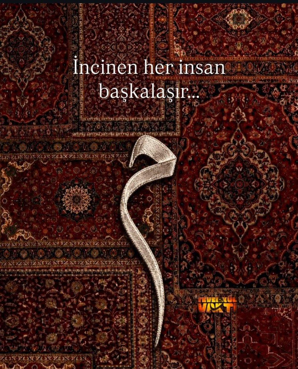 NurPalavar's tweet photo. İncinen her insan biraz başkalaşır...
Eskisi kadar kolay güvenmez, bazı şeyleri daha derinden hisseder, bazı insanlara daha uzaktan bakar. Çünkü kalbin öğrendiği bazı şeyleri akıl kolay kolay unutturamaz. https://t.co/qRyvLNAuAV