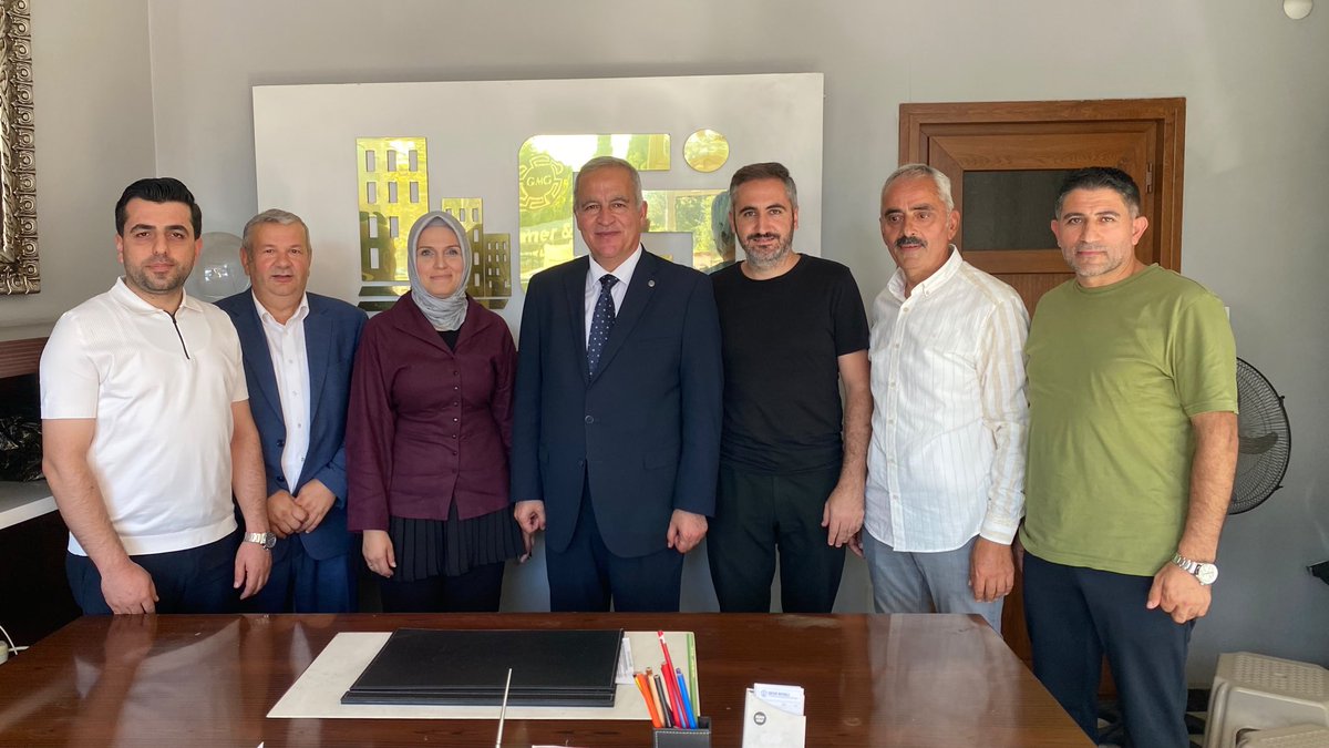 ismailerguness's tweet photo. Belediye Meclis Üyemiz Sn. Sevgi Bıyıklı’yı işyerinde ziyaret ettik. 

Misafirperverlikleri için teşekkür eder, bereketli kazançlar dilerim. https://t.co/CFmcnK1Sxv