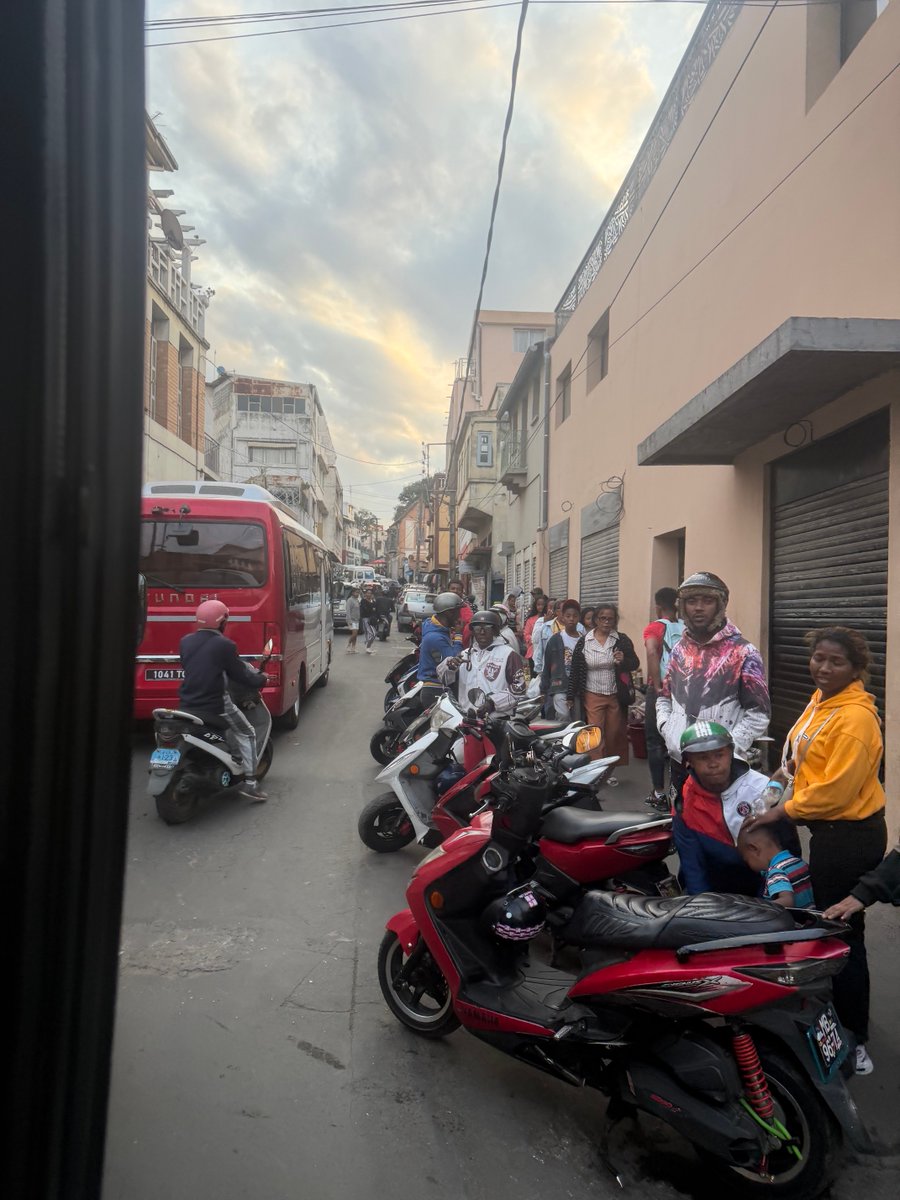 StephenGRyan's tweet photo. Views from the airport to Antananarivo on our tour of Madagascar. A busy and exciting city. #asatours    #abcradio  #mtmacedon  #dicksoniarareplants  #thehorticulturalists https://t.co/oNkp8oZPOh