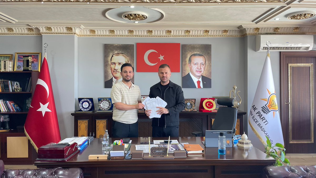 akgncarnavutkoy's tweet photo. AK Parti Arnavutköy Gençlik Kolları olarak, Başkanımız Muhammet Ali Çankaya’nın öncülüğünde ilçemizdeki esnaf ve hanelerimizi ziyaret ederek gerçekleştirdiğimiz üyelik çalışmalarımızı, İlçe Başkanımız Salim Gökhan Gürek’eteslim ettik.

Teşkilatımızı büyütmeye, sahada gönül gönüle çalışmaya devam ediyoruz. 🇹🇷