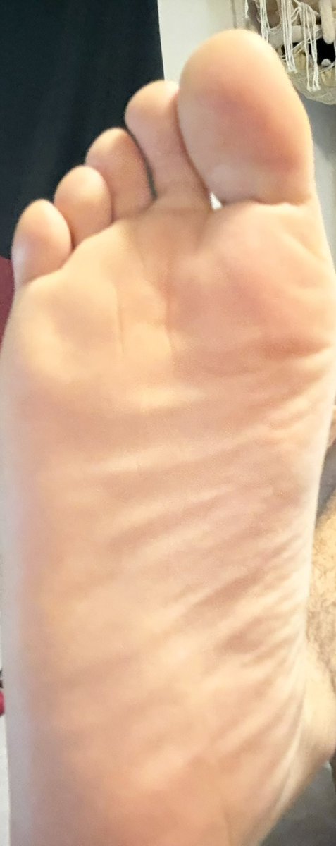 feetguy698's tweet photo. Anyone interested? 😉 
#feet 
#feetfetısh 
#feetworshi̇p 
#sizetwitter 
#feetpiedes 
#soles https://t.co/Ce1dMFvsJU