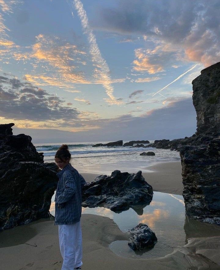 grahamslegacy's tweet photo. @𝐭𝐡𝐞𝐠𝐢𝐠𝐢𝐠𝐫𝐚𝐡𝐚𝐦 𝐩𝐨𝐬𝐭𝐞𝐝

hiking and beach day! https://t.co/CWFDKBh15a
