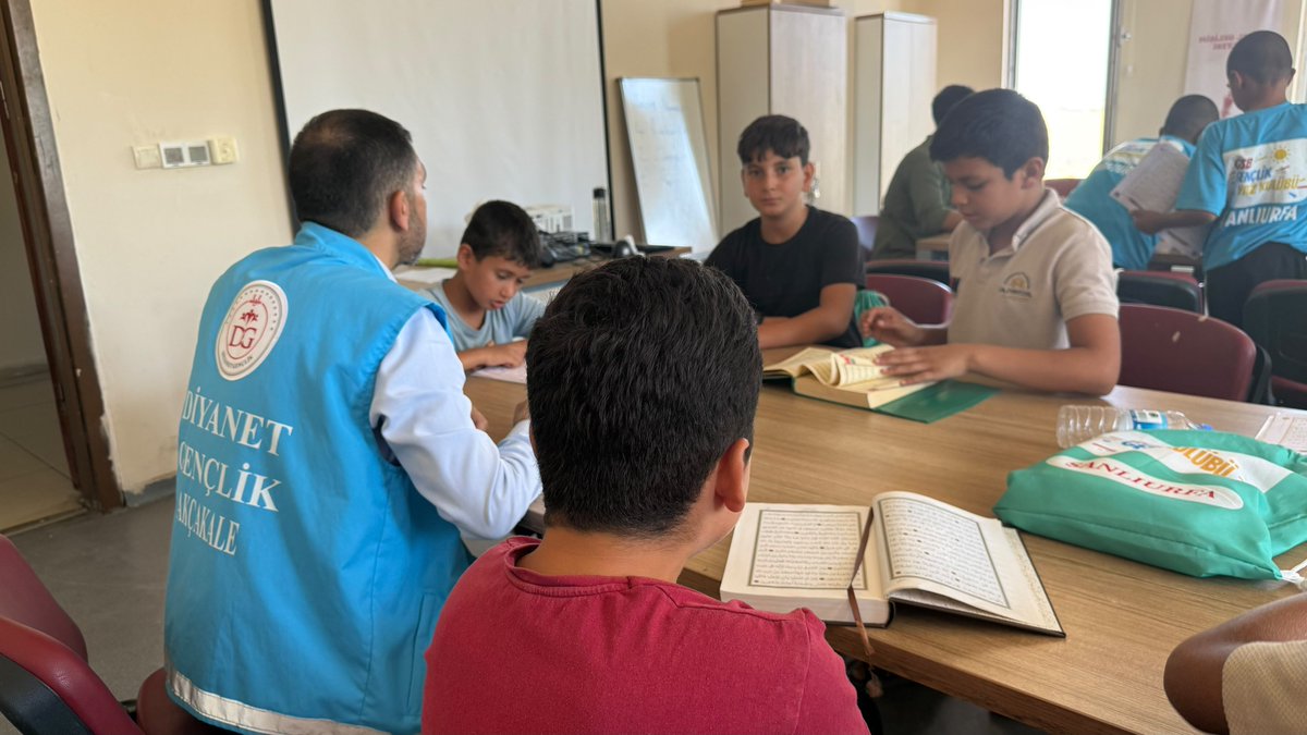 akcakalegm's tweet photo. Manevi Değerler Atölyemizde gerçekleştirdiğimiz faaliyetler, değerlerimiz doğrultusunda öğrencilerimizin gelişimine katkı sağlayacak şekilde devam etmektedir. https://t.co/IF7Y9hvUwe