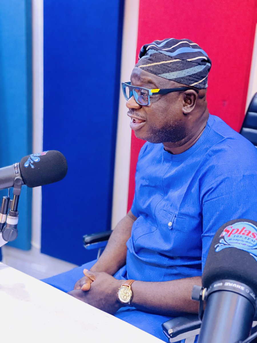 dobleaexclusive's tweet photo. This Friday, on the last episode of Ijoba-Ibile, I was privileged to host Dr. Michael Adeniji Ph.D(also known as Don Mike),Ibadan-North Federal Reps Hopeful, APC.
It was indeed an interesting moment.
Were you able to listen ?
#mrdoubleA #ijobaibile #splashfm1055 #fyp #viralvideo https://t.co/0foiB1zZHW