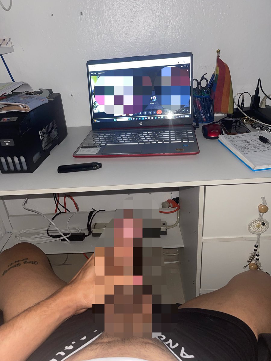 Fel19221's tweet photo. Así me levanto a coger clase desde casa🔥 
Canal de Telegram VIP Privado 🔞💵😈 https://t.co/A3RtCnys33