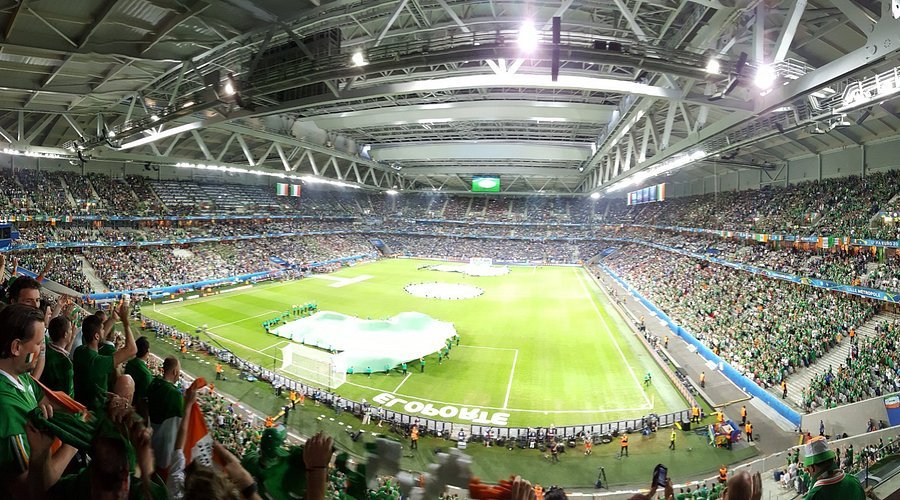 Pepelias17's tweet photo. 🟢⚪🏟️ El Real Betis jugará ante el Lille este martes en el Stade Pierre- Mauroy con la cubierta retractil activada, pues hay previsión de lluvia, el club francés ha pedido permiso al Betis para utilizarla y Pellegrini ha dado su visto bueno https://t.co/lWSjdhgMta