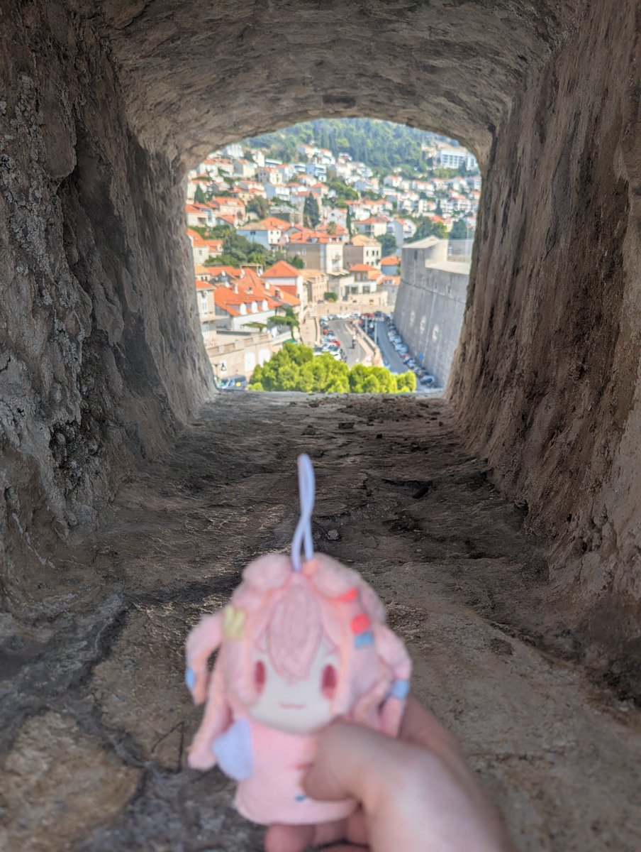 Patty_Cakes28's tweet photo. Pippa and Shiina explore the history of Dubrovnik and see GoT locations, wait do I hear a bell? #amanogawashiina #Capippalist https://t.co/agioVcbj5a