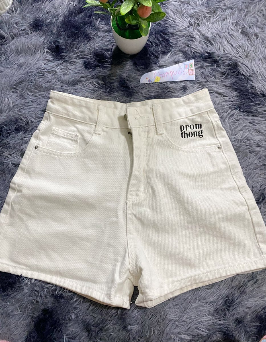 Chompuulol's tweet photo. ยีนส��สั้นสีขาว promthong🐰 size s เอว 25-26 สะโพก 35-36 สวยมากกกก✨
120฿
#promthong #ส่งต่อกางเกงpromthong #ส่งต่อpromthong #กางเกงขาสั้น #เสื้อผ้าน่ารัก #ส่งต่อเสื้อผ้ามือสองราคาถูก #โล๊ะตู้เสื้อผ้า #ส่งต่อเสื้อผ้ามือสอง #ส่งต่อเสื้อผ้าไอจี #เสื้อผ้าไอจี #เสื้อผ้าสายคาเฟ่ https://t.co/ScqVEZ4DkL