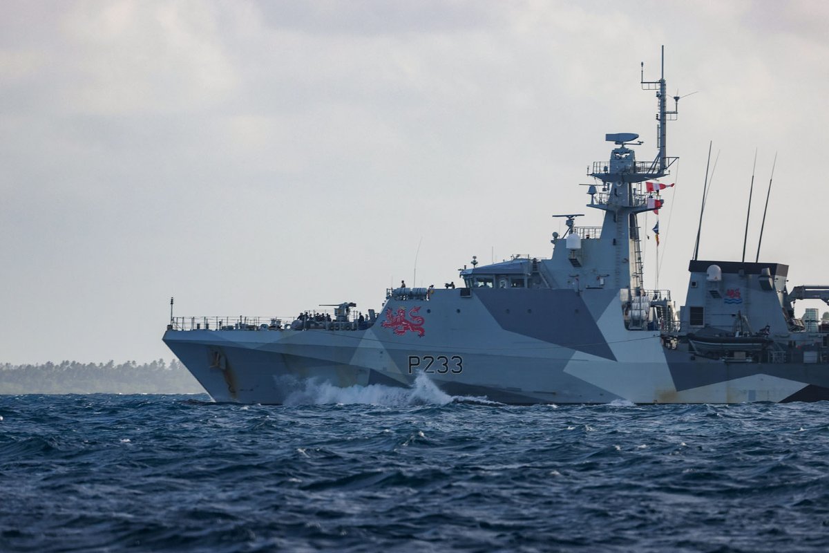 RoyalNavy's tweet photo. 1,826 days away. 160,000nm sailed apiece. Over 120 port visits from great cities to remote Pacific islands such as Pitcairn or Vanuatu.

It's 5 years since @HMS_Spey  and @hms_tamar left the UK to re-establish a constant RN presence in the Indo-Pacific.

https://t.co/8vtKp9X9MM https://t.co/as4m4WojjE