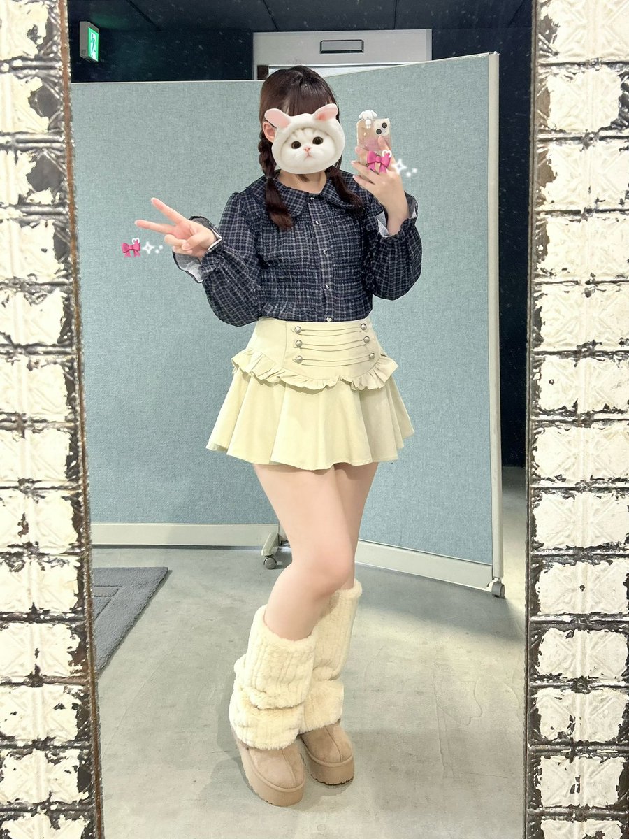 _maimai87's tweet photo. バズってたペプラムブラウスに長袖ｷﾀ♡
甘めガーリーに着るならネイビーが𝑮𝒐𝒐𝒅 💗

https://t.co/Une8bNkhuu https://t.co/1z9bDrzNcg