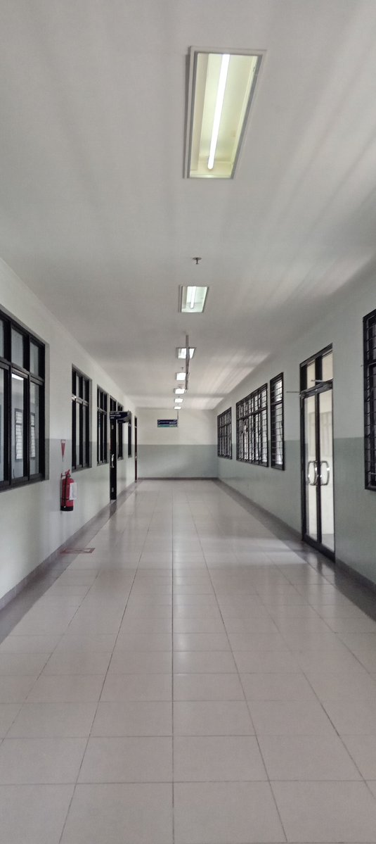 gaoevvv's tweet photo. kemarin setelah membaca utas tersebut, aku merasa ingin melakukan hal yang sama, badan gemetar hebat sampai tidak bisa tidur, sulit bernapas, emosi tdk terkontrol. tanpa menunda-nunda lagi, akhirnya pagi tadi aku memaksa diriku untuk pergi ke psikiater, dan didiagnosis F32.2 https://t.co/DMaIlKa2jR