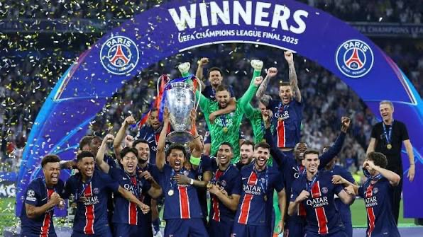 _BeFootball's tweet photo. 🚨🚨 Kylian Mbappé 🇫🇷 QUAND ON LUI RAPPELLE QUE LE PSG A GAGNÉ 2 LDC SANS LUI 🏆🫣:

« JE M’EN FICHE. Ces gros titres vendent, et parler de moi se vend très bien… je l’accepte. »

(CP) https://t.co/2dEUFlKqRj