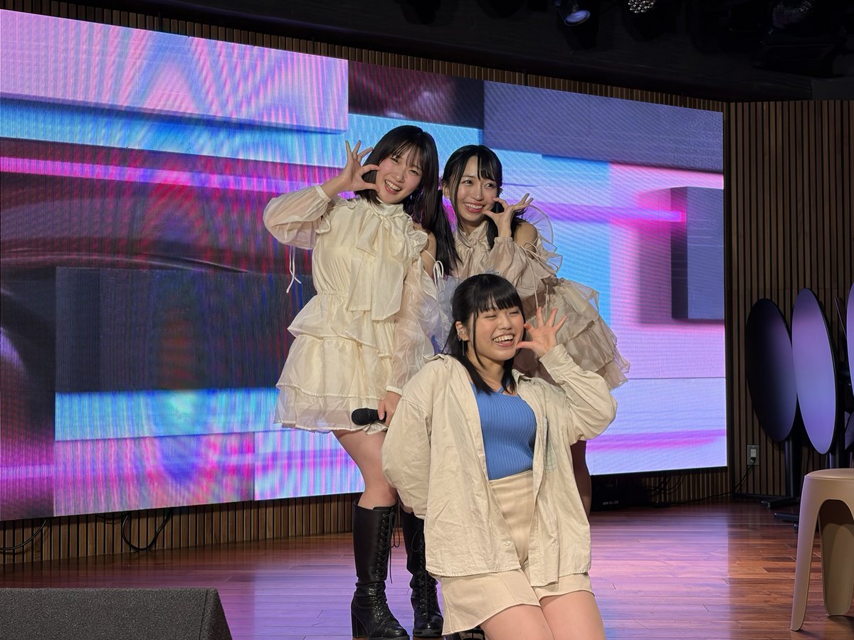 kenken_010203's tweet photo. 次に朗読劇2本　さすが役者　心❤️に響きました　#高松優奈　さんも加わってアドリブ寸劇ゲーム　最後に歌　楽しかったなぁ👏👏👏
#再会アクトリア　#横山乃々香　#後藤めぐみ https://t.co/HynNvQWZHC