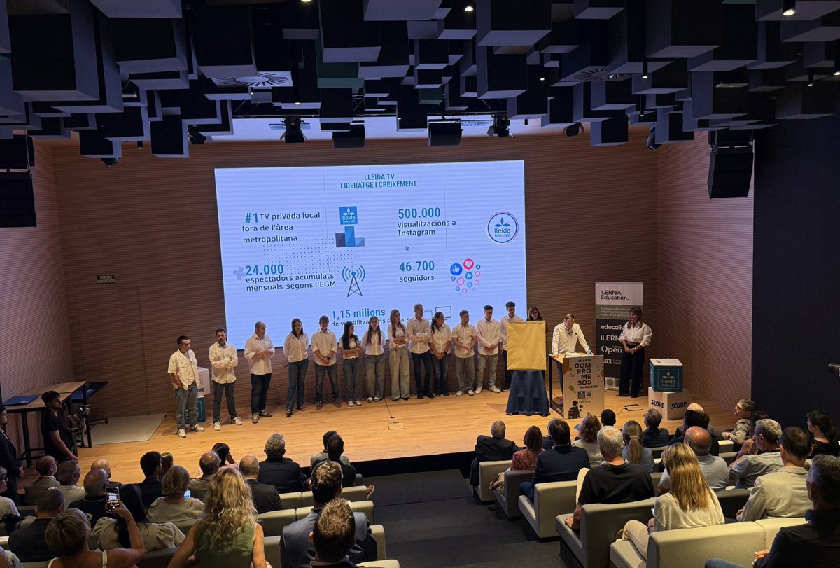 laxarxa's tweet photo. La consellera delegada de la XAL, @nuriadejose, ha participat aquest matí a l’acte de reconeixement a institucions i empreses compromeses amb @LleidaTV 

25 anys de televisió de qualitat i proximitat! https://t.co/3YtgSP7Wbf