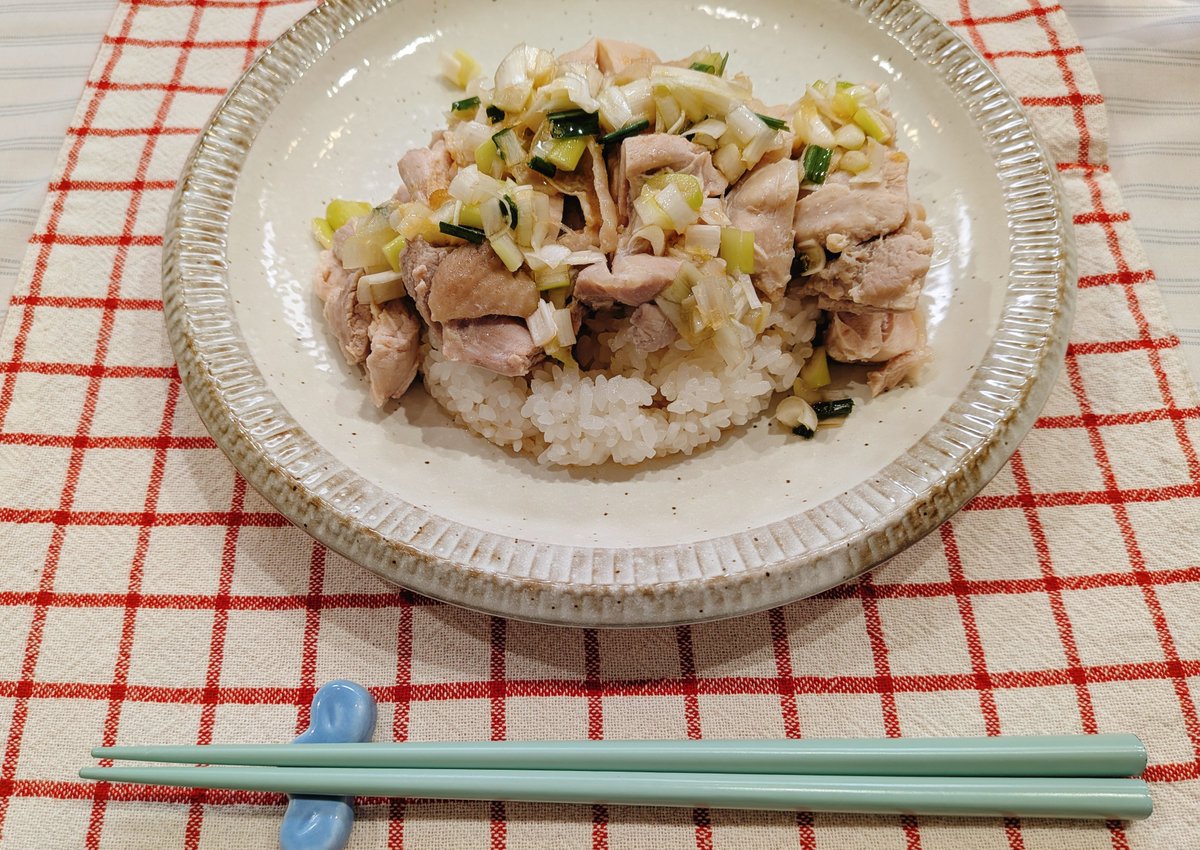 takumanagatsuka's tweet photo. 『なかつカフェ』
ありがとうございました。
今日のメニューはカオマンガイ🇸🇬
フォトブックの記憶が蘇るメニューでしたねぇ。
来月の開店は10月5日。
まさかの誕生日の翌日です〜。
ご来店お待ちしております！ https://t.co/WtUSQ2jb5Q