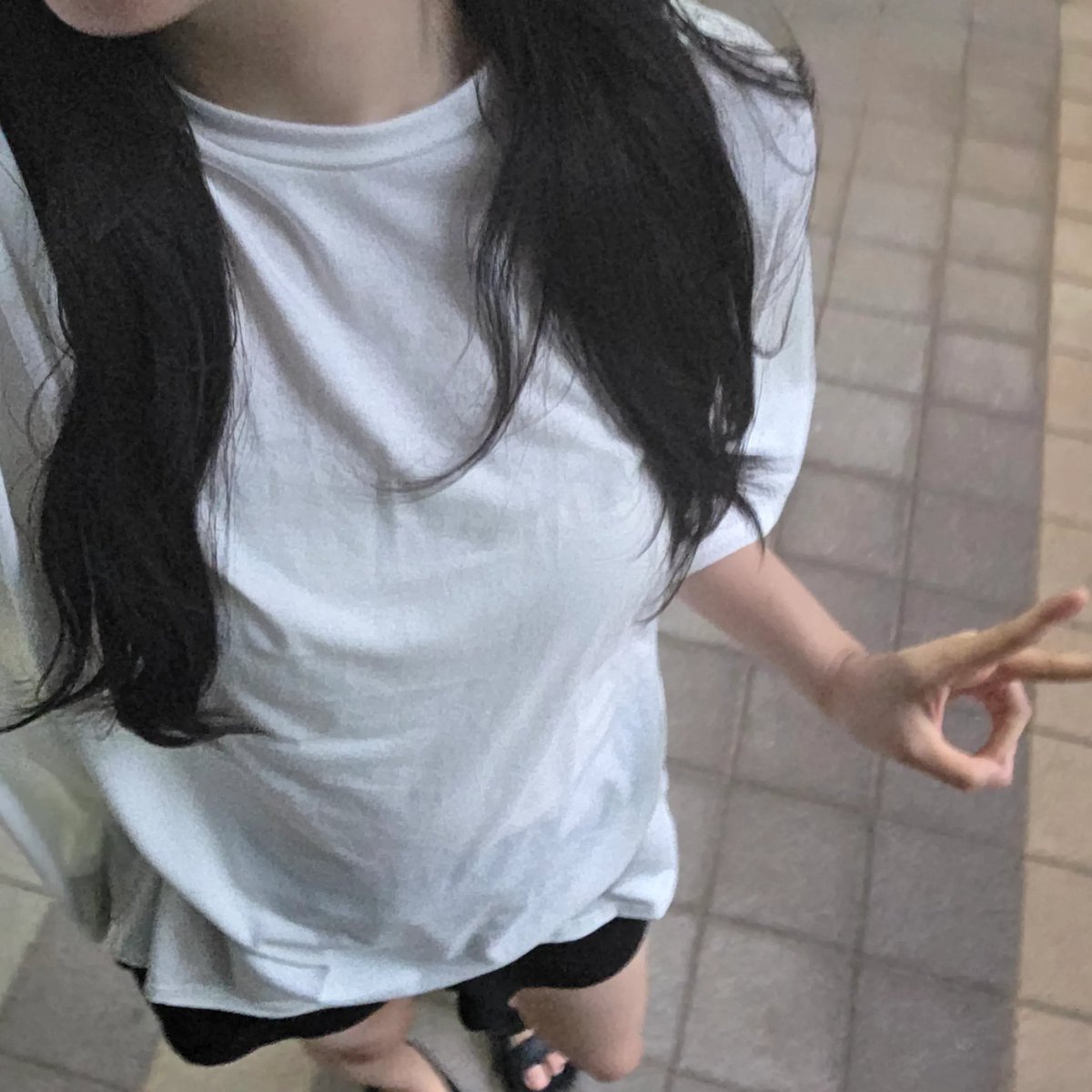 greatminsums's tweet photo. 흰 티랑 반바지 조합 편해 https://t.co/EY6KYPEVc1