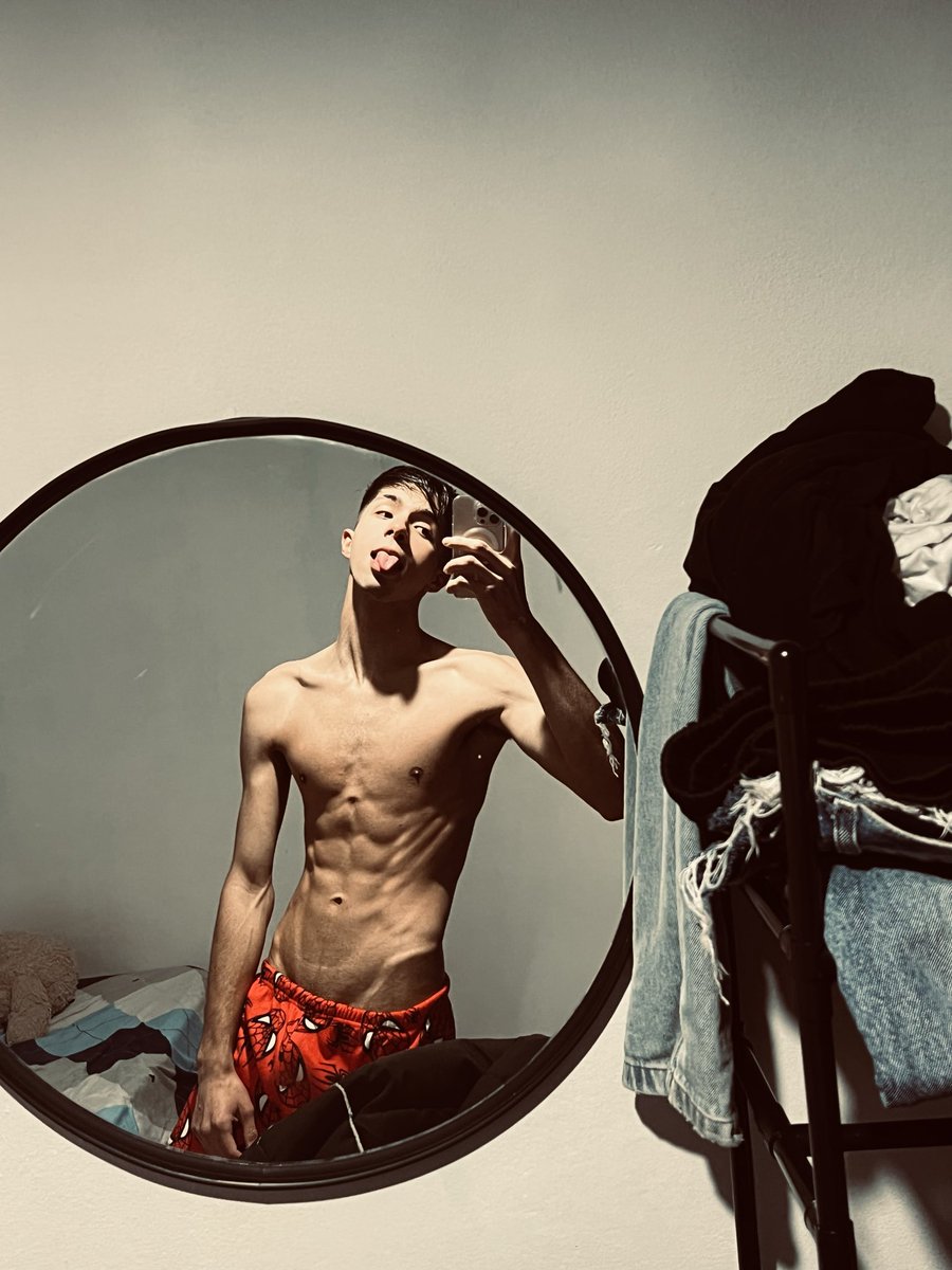 alejoverso_'s tweet photo. Rt
#chudaiㅤ https://t.co/j4EKJ1kLU6