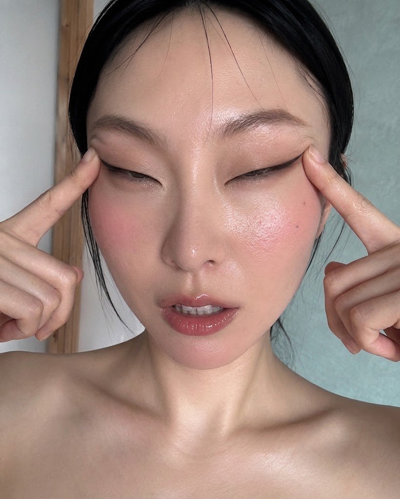 chinothekiddo's tweet photo. Proud race traitor mommy 🥵
#bleached #wmaf #asian4white #bwcaddicted #whiteonly #qoh #whiteowned https://t.co/W4ikob3P5M