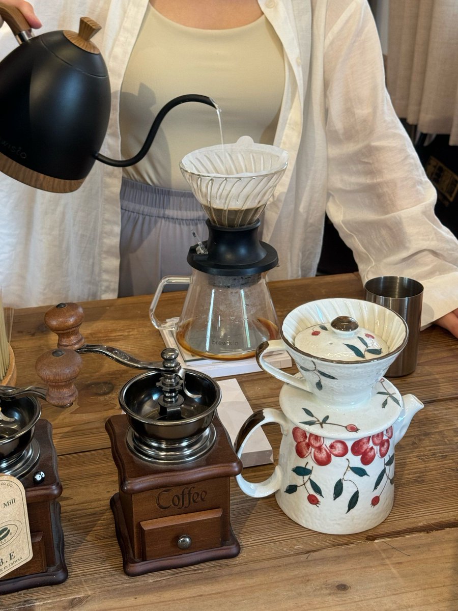 niniy505463's tweet photo. Tried the new neighborhood zero-waste café u0026 omg! They let you bring your own container for freshly brewed plant-based lattes—so smooth, zero plastic, and full of local vibes. Can’t wait to come back and explore more hidden gems like this!， https://t.co/OOmnNwAeJn