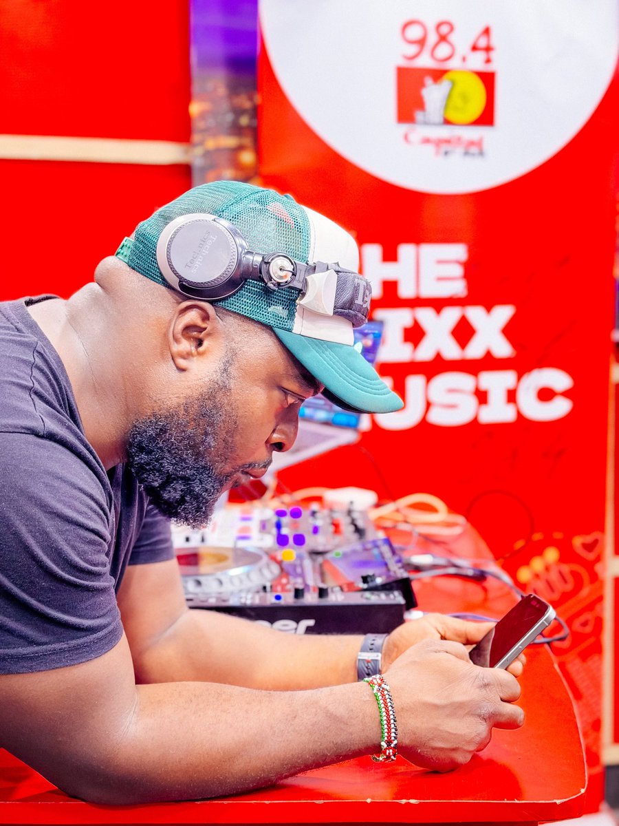 karundu's tweet photo. #Radioactivemixx in the mix @djuvlive (((Live Live Live Live Live Live))) πΆπ₯ @thejam984 @CapitalFMKenya π€π€πΆπ₯π https://t.co/EHUu0yuqn3