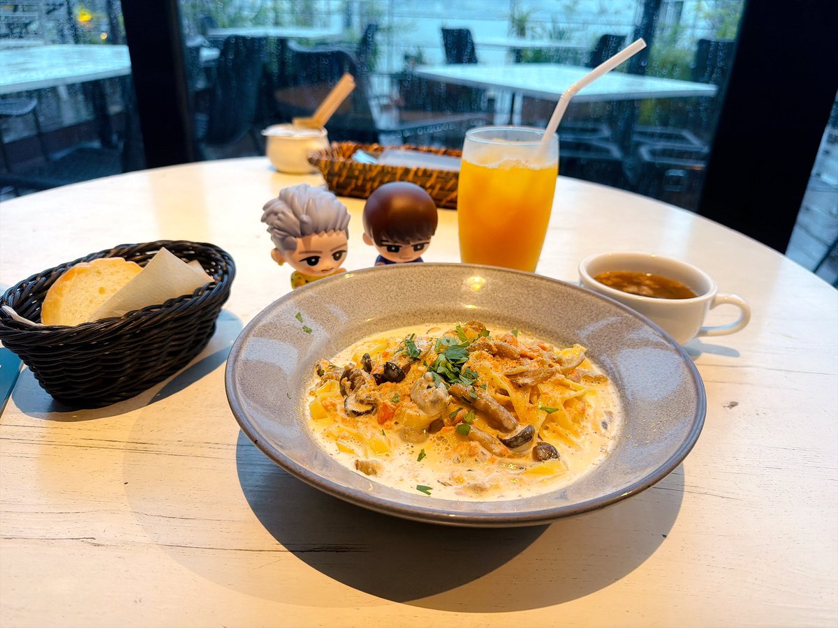 yuki_yucco_'s tweet photo. いつもの #BESIDESEASIDE でランチ♡
雨なのでテラス席は断念…でも、阿部ちゃんとラウくんが座った席を眺めながら笑
何食べても美味しい!!そしてスタッフさん神対応(^^)
今日もありがとうございました!
#ナミダの海を越えていけ https://t.co/n2r11TUgLN