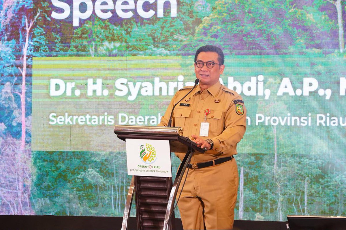UNinIndonesia's tweet photo. Hari ini, Riau menandai tonggak penting sebagai provinsi pertama di Indonesia yang menerapkan standar ART-TREES untuk kredit karbon hutan berintegritas tinggi, melalui Inisiatif #GREENforRiau yang didukung @unredd (@UNEP &amp; @FAO) &amp; didanai @FCDOGovUK. https://t.co/7GVKyatX1t