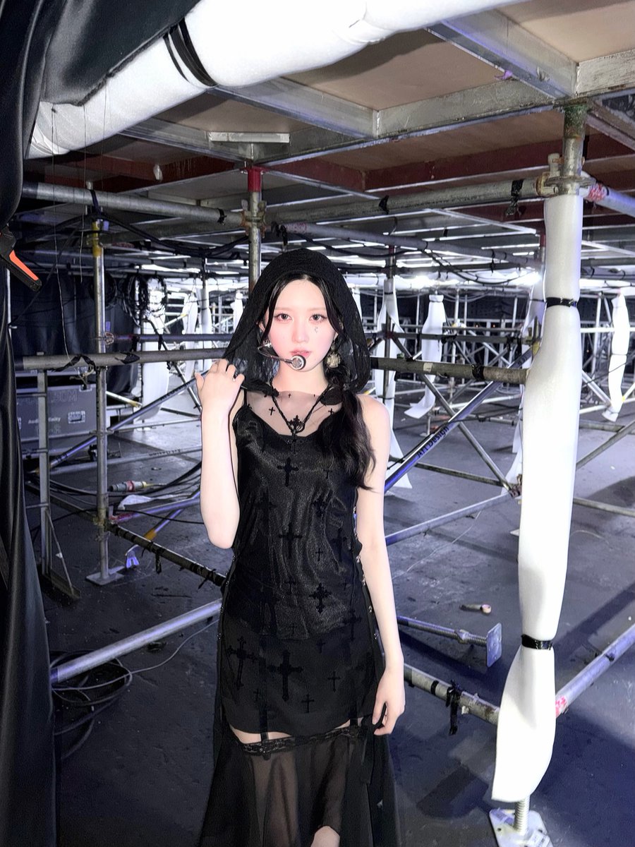 falIingin__fall's tweet photo. ✞༒✞

#IVE #アイヴ #아이브
#GAEUL #ガウル #가을 https://t.co/aeg8lmmWLz