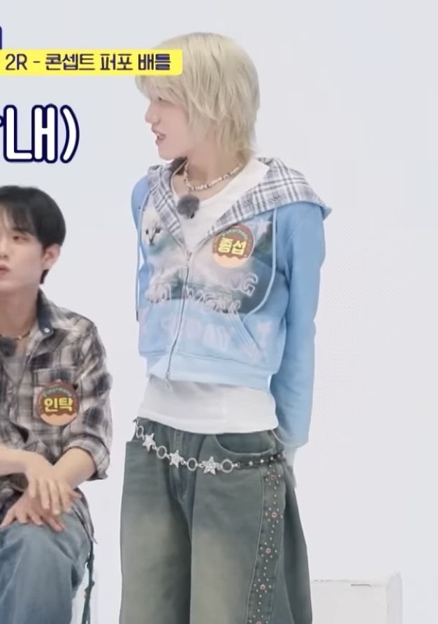 mysoulili's tweet photo. i think about this fit and this jongseob at least once a day https://t.co/5KWx6rZgxW