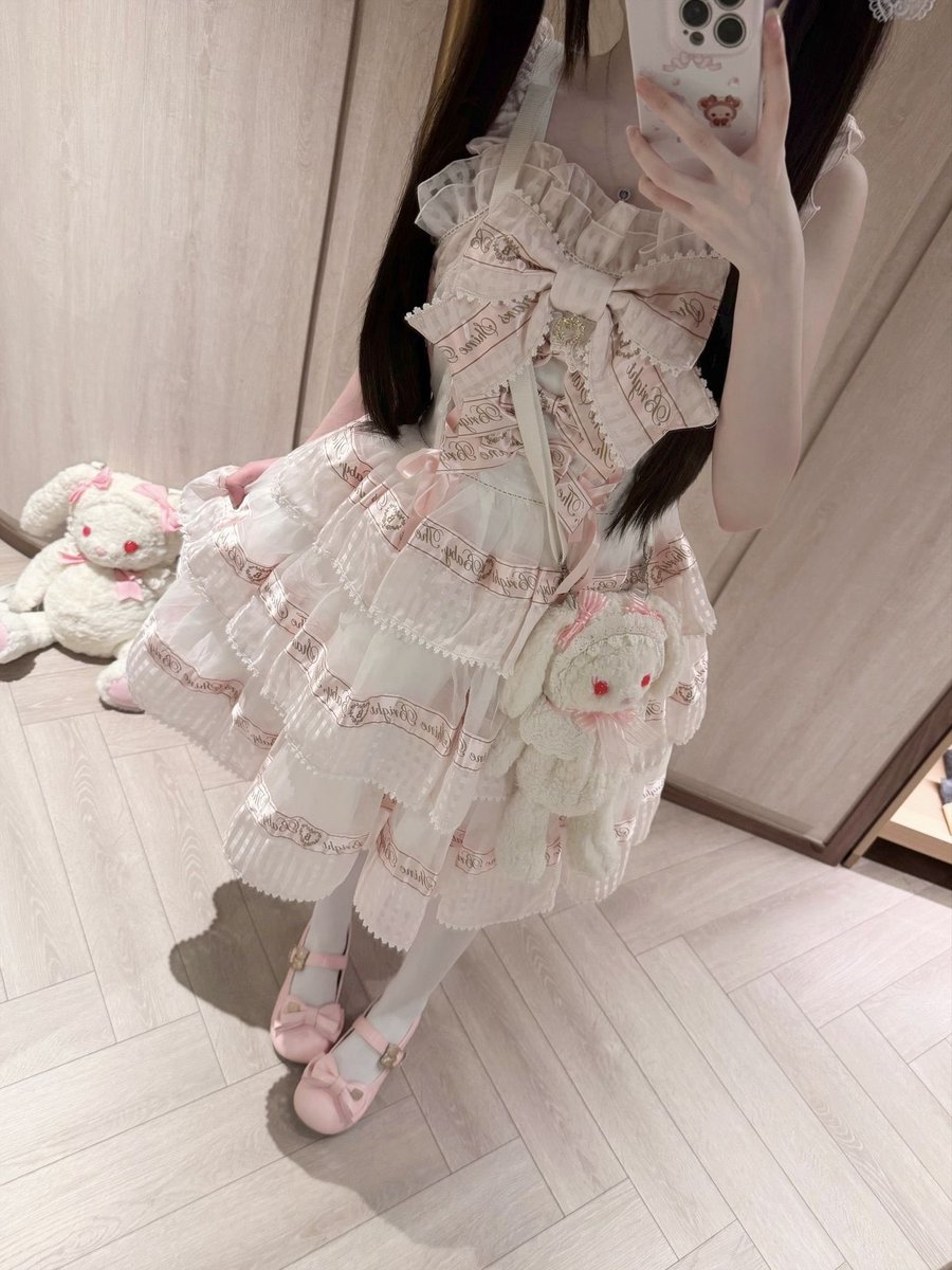 karen62kh3's tweet photo. 今天继续来啊🫰🫰  

是谁说要来锐评我21岁的bb啊？

心情不好来X发泄了，无🚪来就给啊！！！！ https://t.co/irNm2BX8Yc