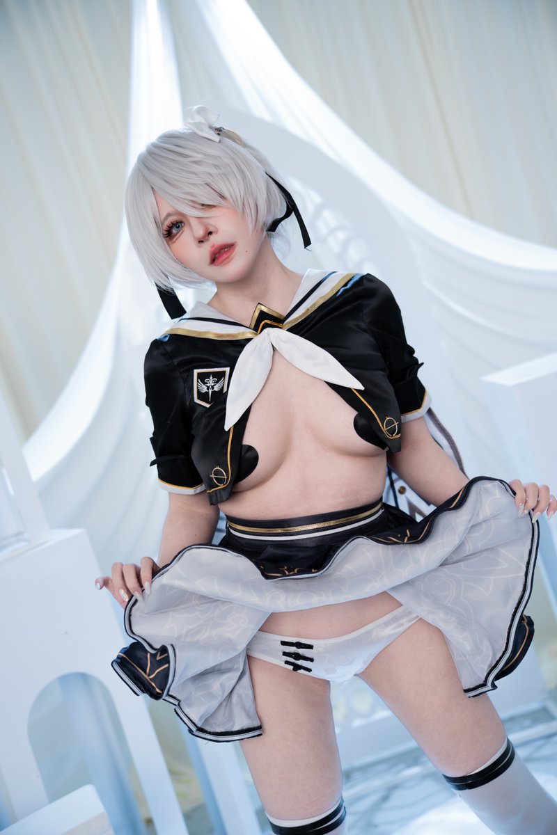 UraPhotography's tweet photo. 寄葉部隊的特別演習？2B 的大尺度水手服視角 ⚔️🖤 
美しく可憐な2B（ヨルハ二号B型）のセーラー服姿

@moonbud1996 
#NieRAutomata #ニーアオートマタ #2B #2BCosplay #裏攝影 #NSFW #大尺度寫真 #個人寫真 #JK https://t.co/RmeCm3pwDl