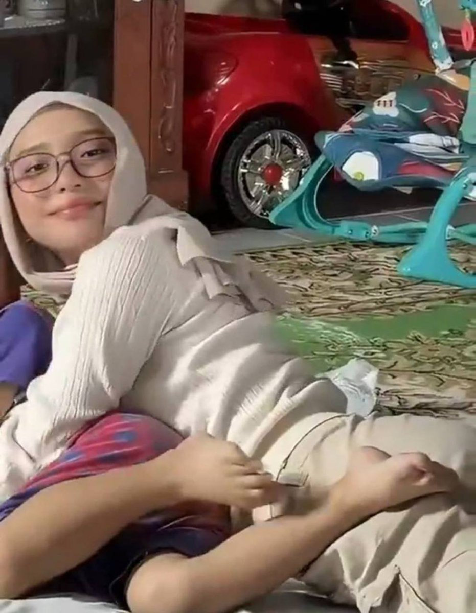 ciknabelaa1's tweet photo. Best sangat ni 😍 nk vid link Kat bio 
#awektudung #awekcun #fypmalaysia #malaysiagrils https://t.co/CVbcypdNrU